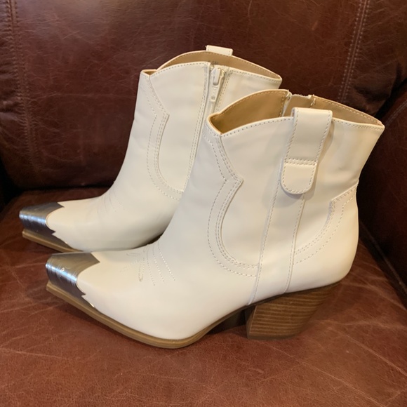 GB White Leather Cowgirl Ankle Boots Women's 8.5M - Picture 5 of 9